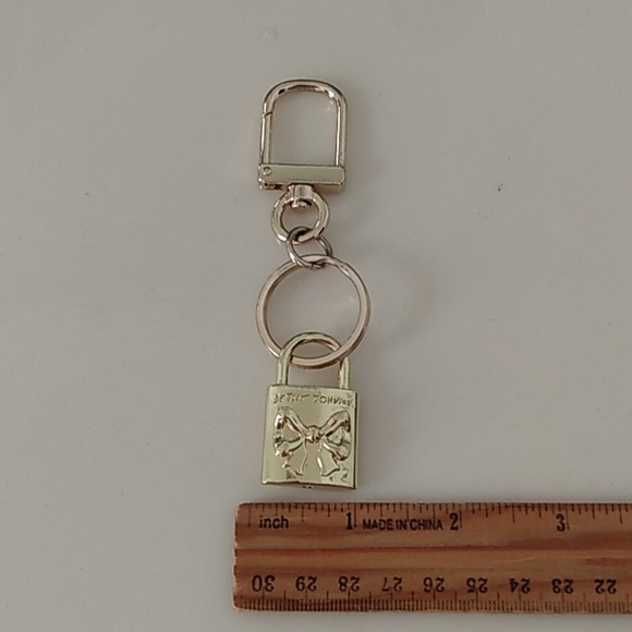 Betsey Johnson Key Chain Bag Fob Purse Hang Tag - Picture 5 of 6